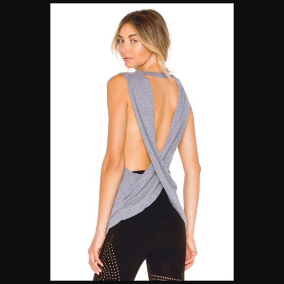 🙌 2/$55 NWT Free People Movement No Sweat Tank Solid Shade Heather Grey Small - Picture 1 of 5